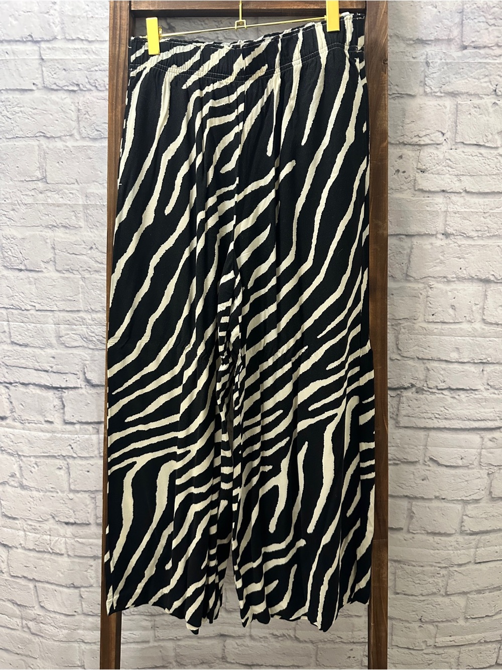 H&M Black and White Zebra Print Cropped Wide-Leg Pants